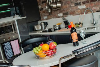 Base Serviced Apartments - Sir Thomas Street
