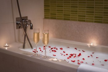 Golden Tulip Gurgaon - Sector 29