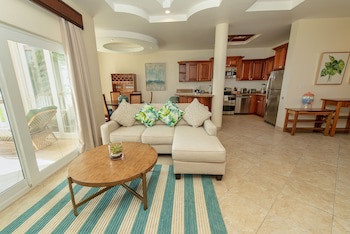Grand Caribe Belize