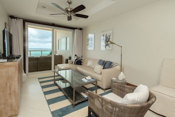 Grand Caribe Belize