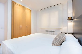 Ainb Sagrada Familia Apartments
