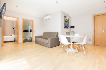 Ainb Sagrada Familia Apartments