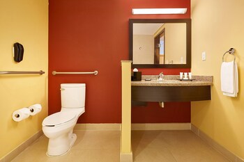 Courtyard By Marriott Leon At The Poliforum