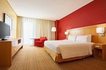 Courtyard By Marriott Leon At The Poliforum