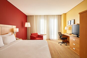 Courtyard By Marriott Leon At The Poliforum