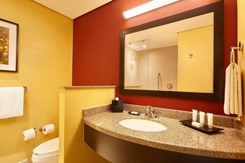Courtyard By Marriott Leon At The Poliforum
