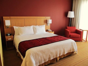 Courtyard By Marriott Leon At The Poliforum