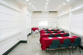 Da Vinci Hotel & Conventions