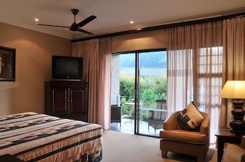 Cathedral Peak Hotel