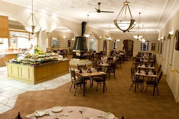 Cathedral Peak Hotel