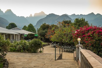 Cathedral Peak Hotel