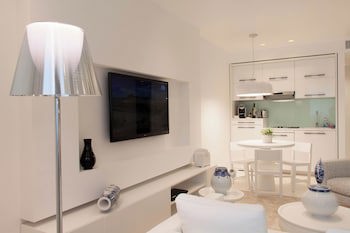 B-Aparthotel Regent