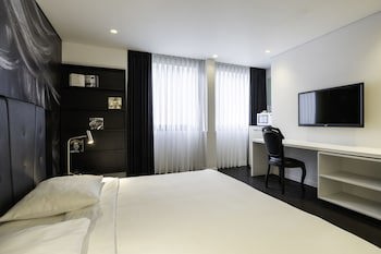B-Aparthotel Regent