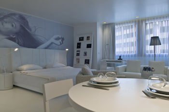 B-Aparthotel Regent