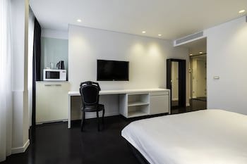 B-Aparthotel Regent