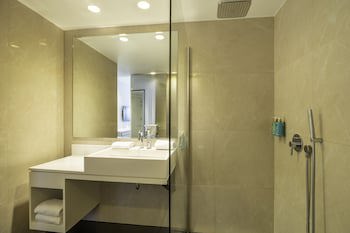 B-Aparthotel Regent