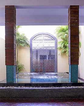Colombo Court Hotel & Spa