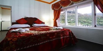 Fortune Retreats