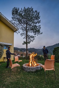 Fortune Retreats