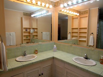 The Cariari Bed And Breakfast