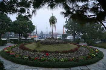 Pokhara Grande