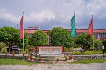 Pokhara Grande