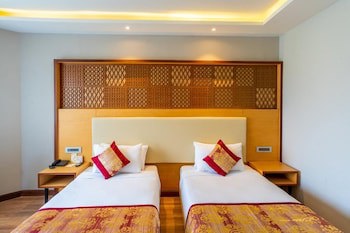 Pokhara Grande