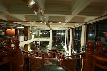 Pokhara Grande
