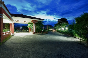 Pokhara Grande