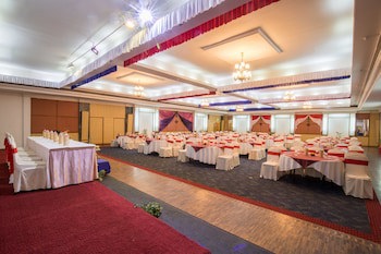 Pokhara Grande