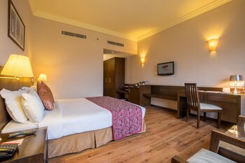 Pokhara Grande