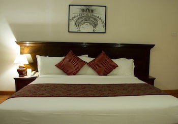 Pokhara Grande