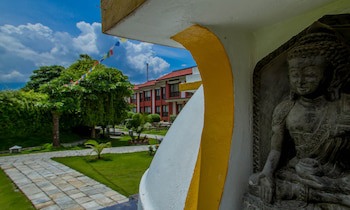 Pokhara Grande