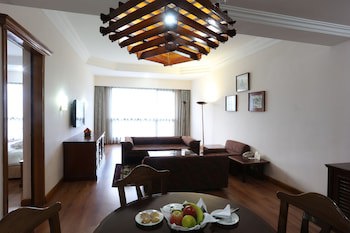 Pokhara Grande