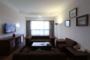 Pokhara Grande