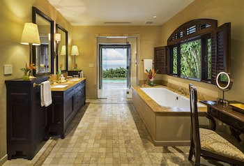 Royal Isabela