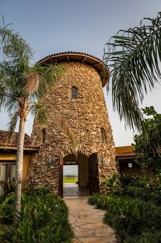 Royal Isabela