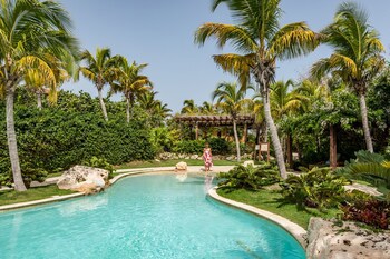 Royal Isabela