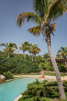 Royal Isabela