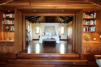 Royal Isabela