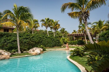 Royal Isabela
