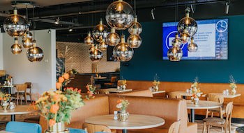 Hotel, Sportsbar & Brasserie Dorhout Mees
