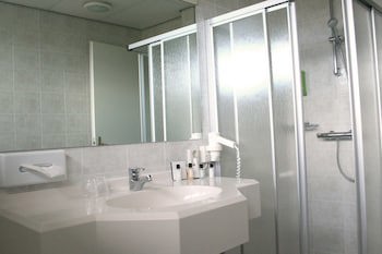 Hotel, Sportsbar & Brasserie Dorhout Mees