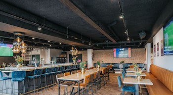 Hotel, Sportsbar & Brasserie Dorhout Mees