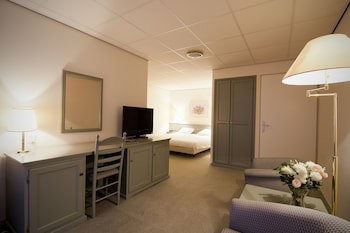Hotel, Sportsbar & Brasserie Dorhout Mees