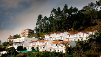 Country Club Valley Vista