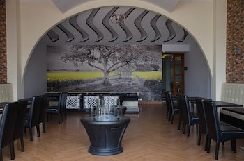 Best Western Plus Meridian Hotel