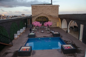 Best Western Plus Meridian Hotel