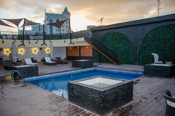 Best Western Plus Meridian Hotel