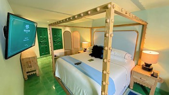 Hotel Emilia Castillo